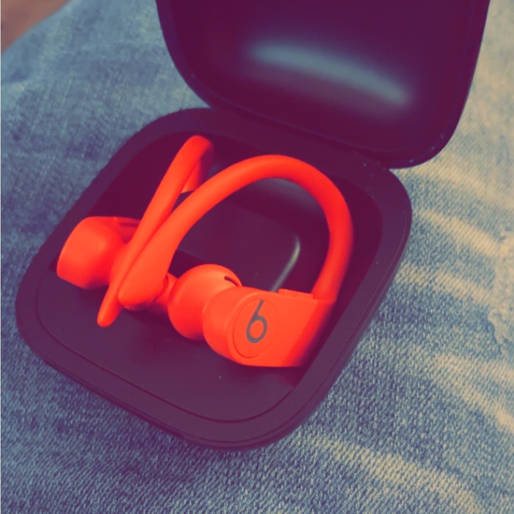 Beats by Dre Powerbeats studio wireless earbuds